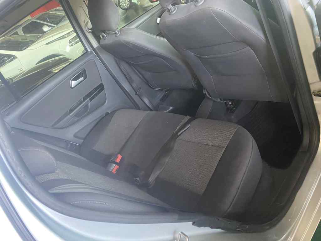 FOX 1.0 COMPLETO - Auto Rodar Veículos
